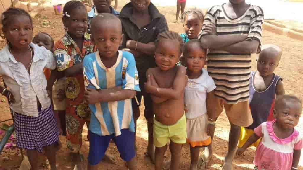 44-year-old African mother of 40 children, life is chaotic, difficult but always happy

