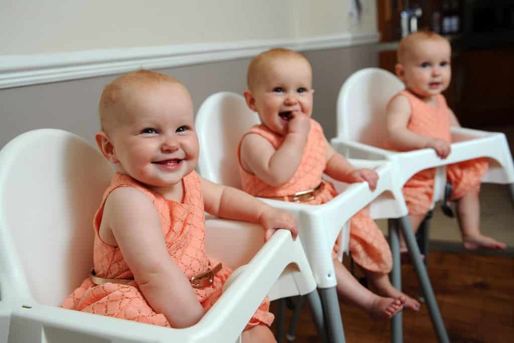 The three adorable triplets look so similar that their parents can’t tell them apart. To differentiate, they need unique color markings on their toes. very cute